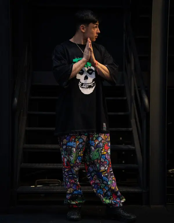 Oversized White Skull (BLACK) - Image 2